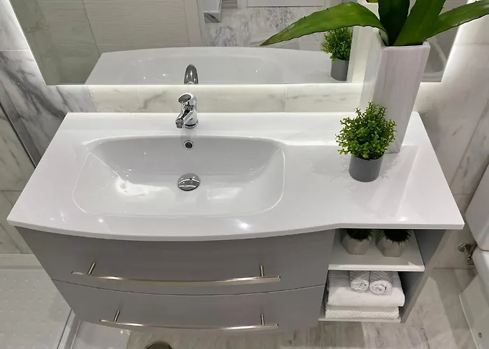 Design Cerca Puerto Banus Y Marbella アパート エステポナ